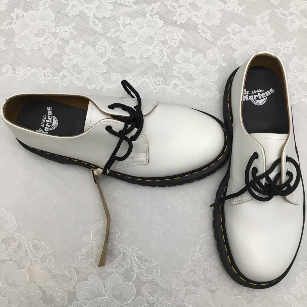 Dr. Martens Tan Leather Interior - Picture 6 of 10